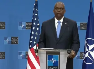 שר ההגנה האמריקאי בוועידת נאט"ו: "יש להגן על אזרחים במהלך מבצעים צבאיים"