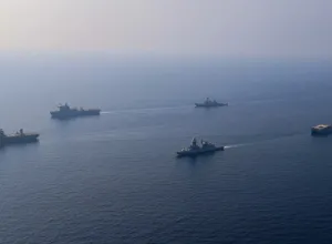 בלי לפרוס ספינות מלחמה: אוסטרליה תוביל כוח משימה ימי במזרח התיכון