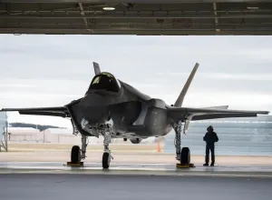 לוקהיד מרטין מעלה תחזיות מכירות בעקבות חידוש אספקת מטוסי F-35