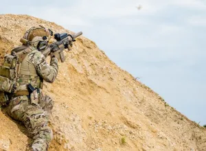 מערכות בקרת ירי SMASH של סמארטשוטר נכנסות לשירות בצבא בריטניה