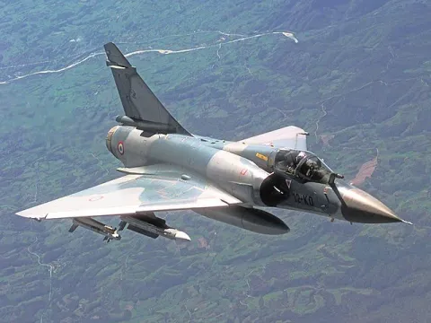 דיווח: צרפת תספק מטוסי קרב מיראז’ 2000 לאוקראינה ותכשיר טייסים בקיץ הקרוב
