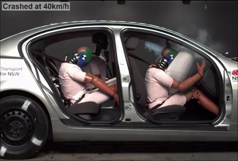 BMW מפרסמת "קריאה לתיקון חוזר” למאות אלפי כלי רכב בגלל כריות האוויר של טקאטה