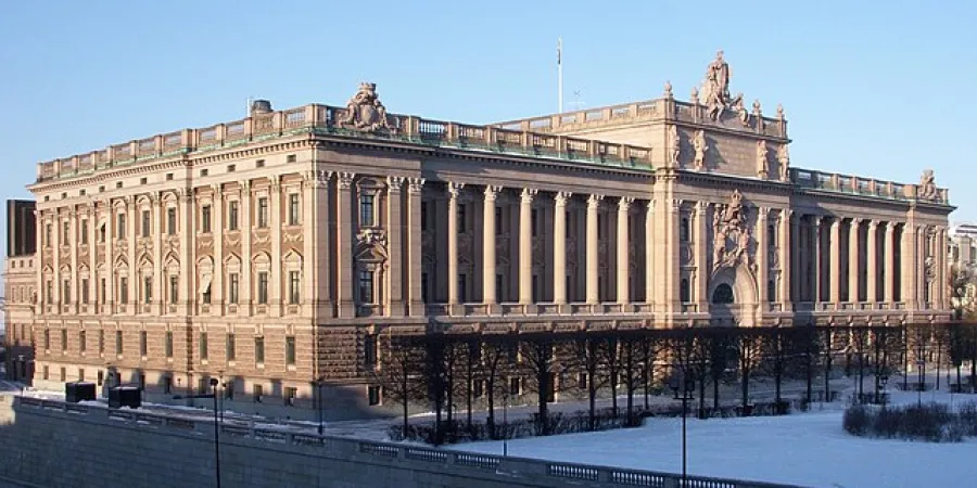 דיווח: מערכת נגד רחפנים של אלביט הותקנה על גג הפרלמנט של שוודיה